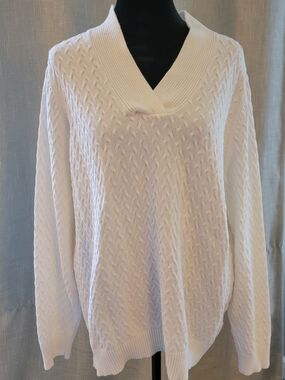 Studio Works White Cable V‑Neck Sweater